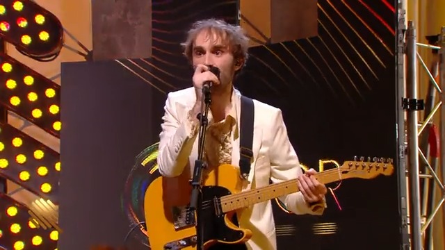 ✨ Édition exceptionnelle de #Quotidien ce soir ! La cérémonie des #Qdor 2023 s’ouvre officiellement sous les premiers accords de Thibaut à la guitare 🎸
