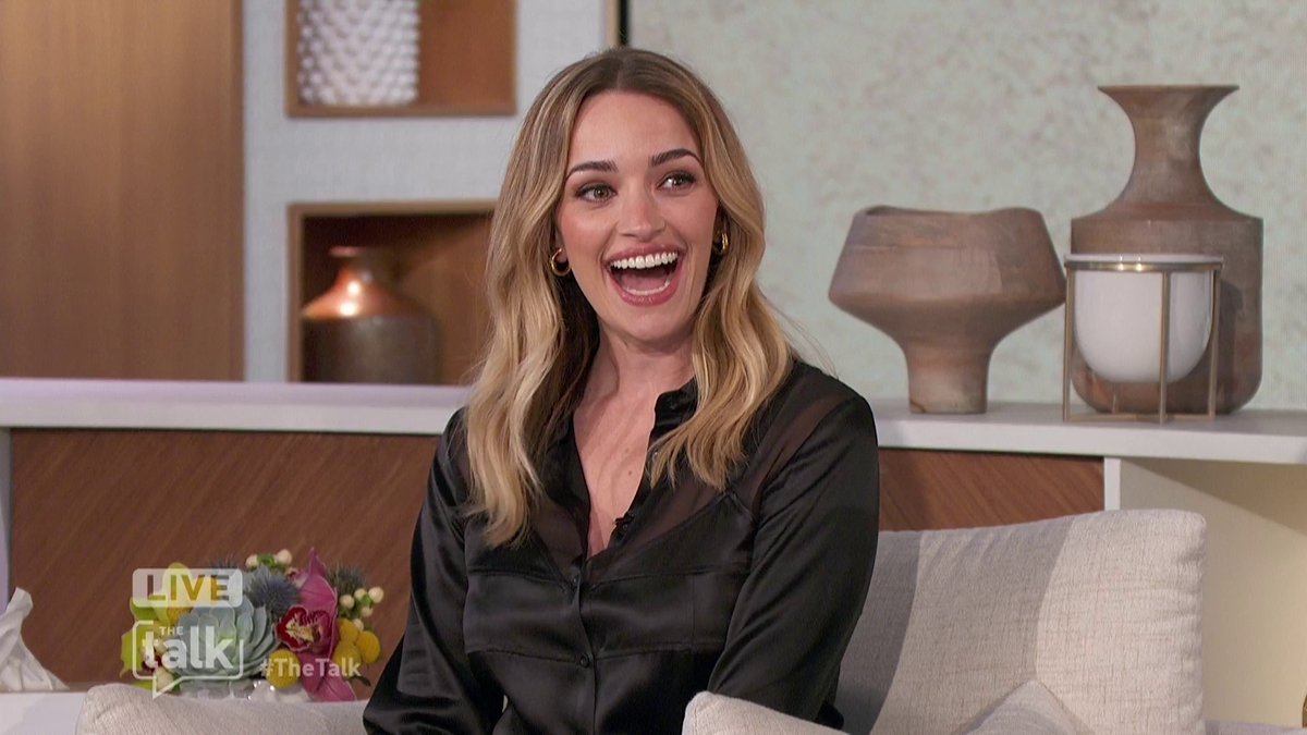 From the hit show, Ginny and Georgia,Brianne Howey talks with us about the show's popularity, how the show tackles hard subjects and even shares how she unwinds to some true crime! Check it out❤️