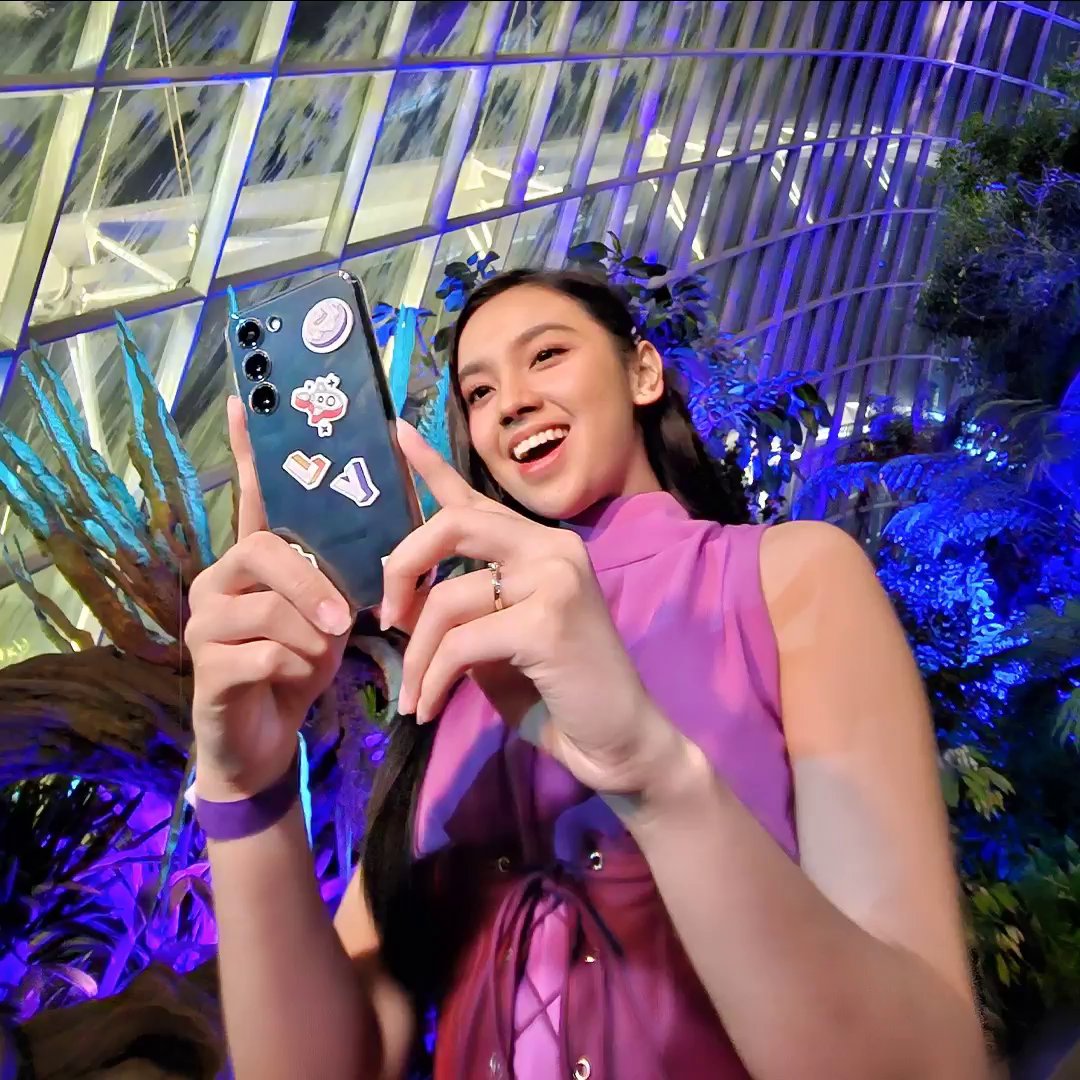Lyodra had a really gOOOd time accompanied by #GalaxyS23 Series 5G all day with long-lasting battery life up to 5000mAh, you know having an everlasting companion is a must, right? ✨ Don’t let the epic offers worth up to 7.5mio slip away! Pre-order nOOOw: