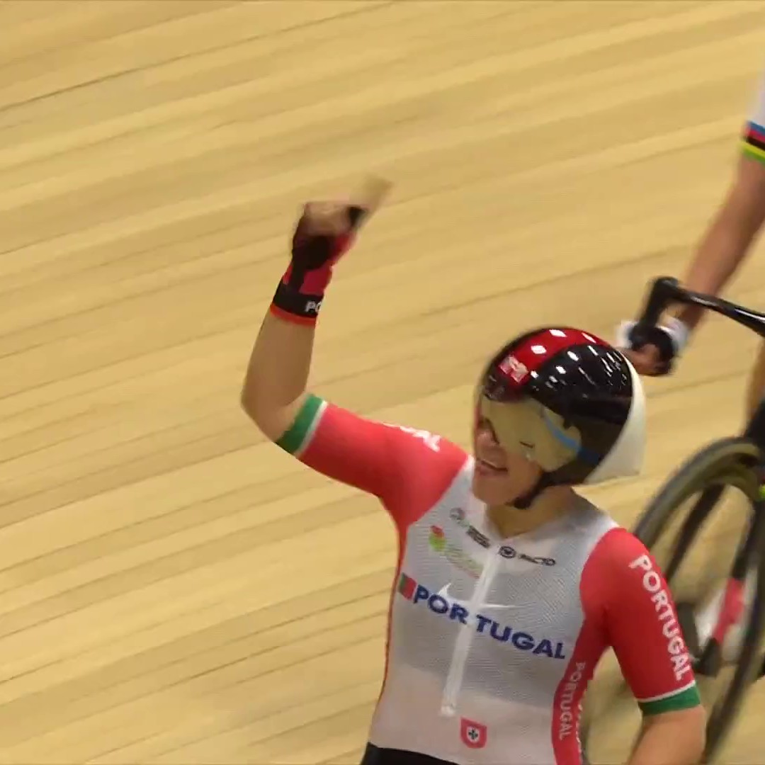 From handing out her CV just to stay in cycling... to becoming the scratch race European champion 🤯🥇 👏 Chapeau, Maria Martins 🇵🇹 Maria Martins ⚡️ | discovery+ UK