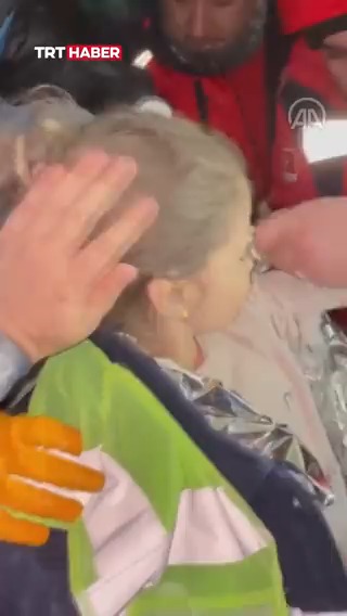 “Su içmem, daha muayene olamadım” Hatay'da 5 yaşındaki Hazal Güner 72 saat sonra enkazdan kurtarıldı. Mucize Hazal, “Su ister misin?” sorusuna bu yanıtı verdi.