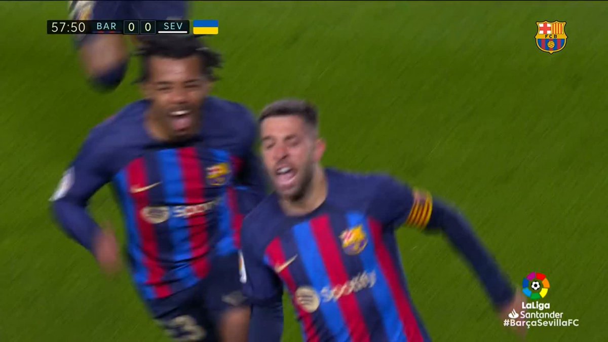 Cleanse your timeline by watching this Franck Kessié assist again 😍 (via FC Barcelona)