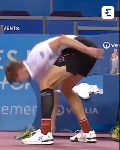 Have you ever seen anything like this before on a tennis court? 💥💥💥