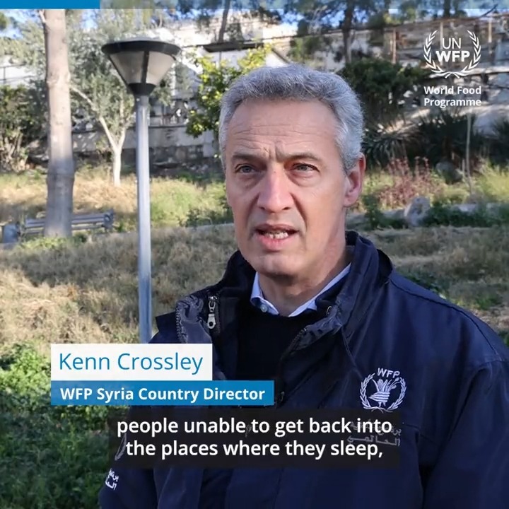 🆘"People have to eat." WFP and our partners are on the ground in some of the most difficult-to-reach areas, distributing immediate food relief to families impacted by the earthquakes in #Türkiye and #Syria. ⬇️WFP's Kenn Crossley explains⬇️