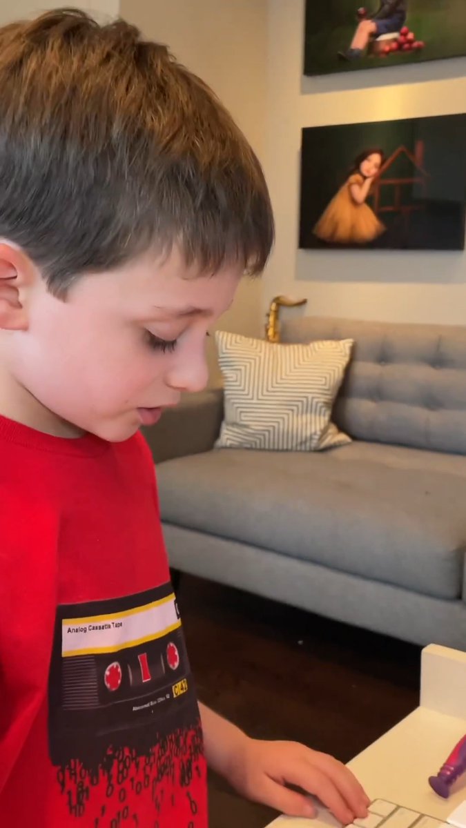 Watch 6-year-old Miles creating a beat using a toothbrush. 🪥 🎥 milesmusickid (Instagram)