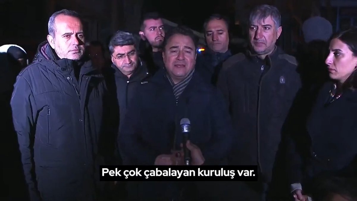 Ali Babacan: “Bugüne kadar karşılaştığımız kurtarma ekiplerinin neredeyse yüzde 80’i hep gönüllü çıkıp gelmiş. İnsan kaynağı var ama alet edevat bulmakta sıkıntı çekiyorlar. Tablo çok hazin.”