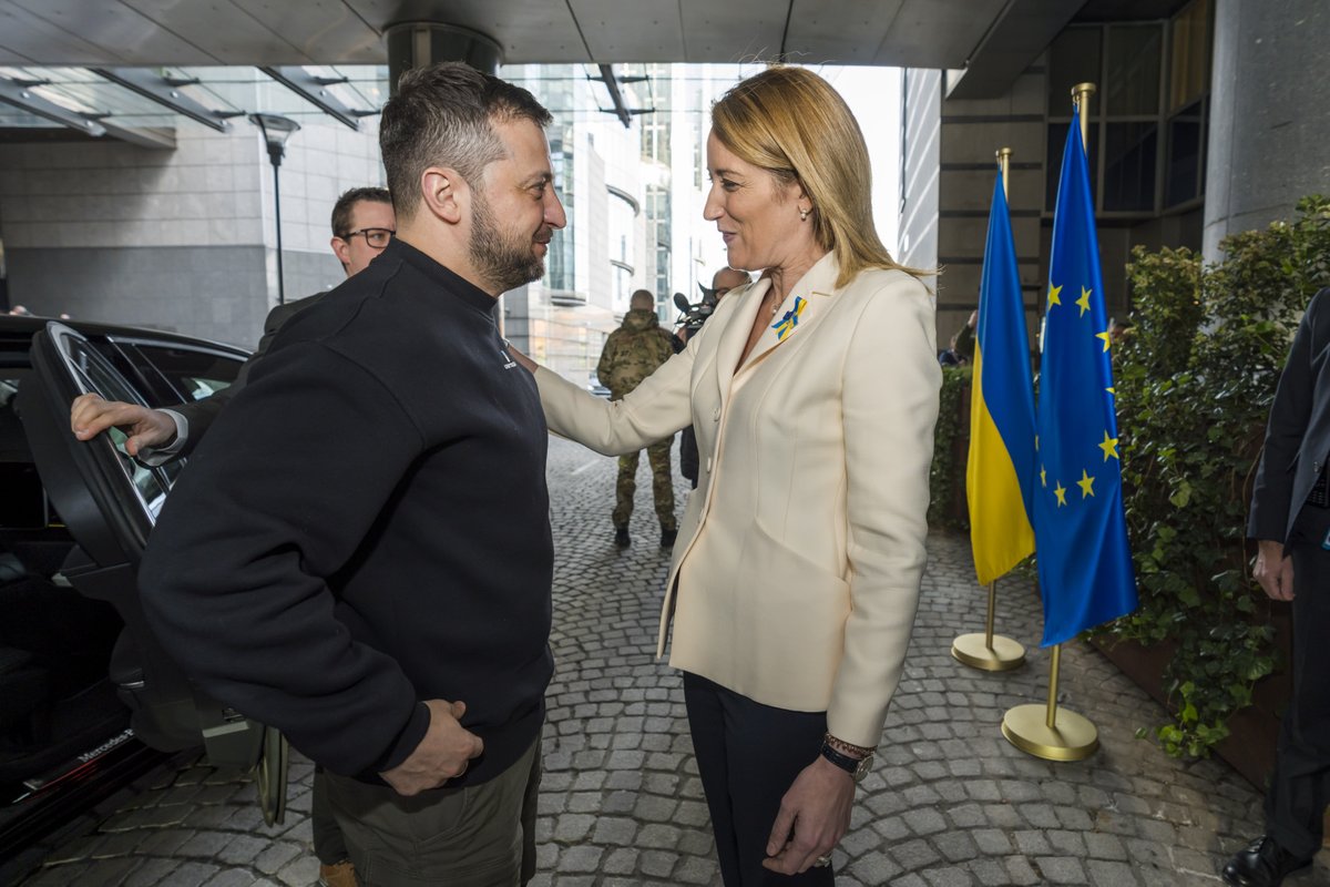 Freedom will prevail. Peace will reign. Ukraine will win. Свобода переможе. Запанує мир. Україна переможе.