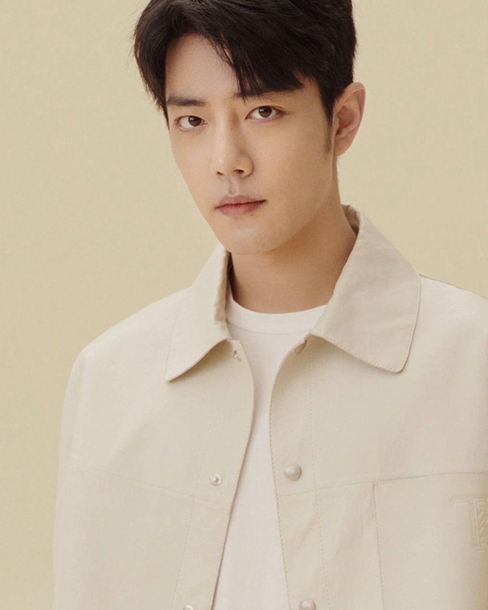 Iconic elegance. Introducing the Tod's Spring-Summer 2023 adv campaign, a journey across the Italian lifestyle. Watch the video and delve into the atmosphere of Southern Italy. Discover more at: #TodsSS23 #Tods #XiaoZhan