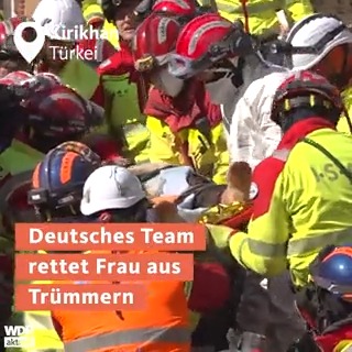 Bewegende Bilder aus Kırıkhan in der Türkei: WDR-Reporter Jens Eberl war dabei, als eine Frau nach 100 Stunden aus einem eingestürzten Haus befreit wurde. #TurkeySyriaEarthquake