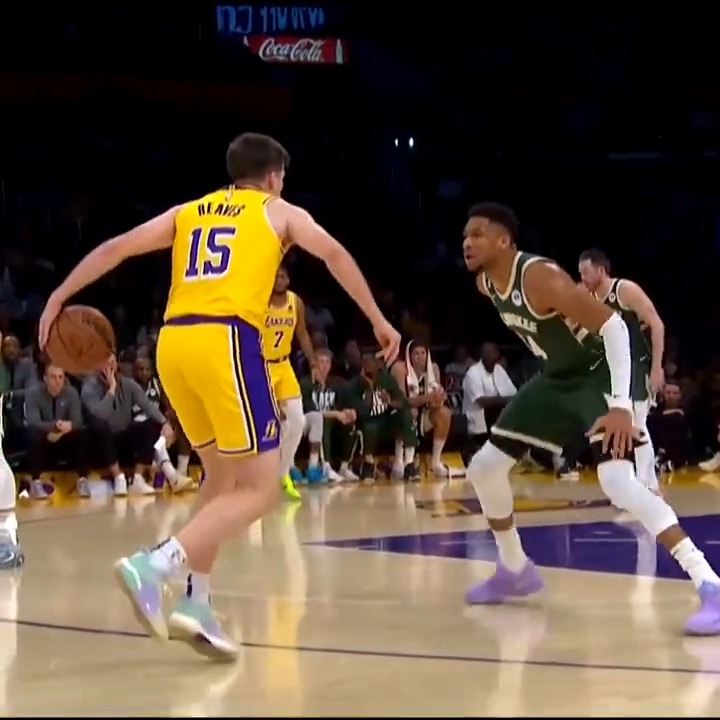 "He's posting that on Instagram tonight!" Austin Reaves crossover on Giannis 👀