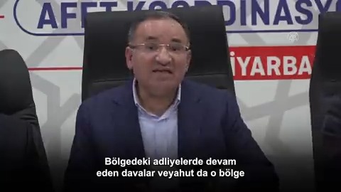 Adalet Bakanı Bekir Bozdağ: "Deprem bölgesinde iki ay süreyle deprem dışında kalan illerimizde ise bölgede akrabası olan avukatlarla ilgili ve sınırlı olmak üzere bir ay süreyle bunlarla ilişkin durdurmaya imkan veren yasal düzenleme Cumhurbaşkanlığı kararnamesiyle yapılacaktır"