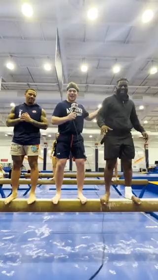Auburn: The ๐๐จ. ๐ gymnastics experience in the country ๐ฆ
See y'all tonight Auburn Gymnastics! โฐ 7:30PM CT ๐ Neville Arena ๐บ SEC Network