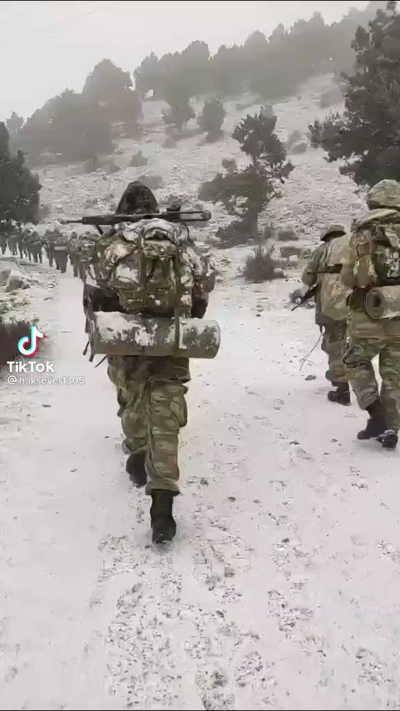 Her nekadar Yurtta büyük bir felakette yaşansa sınırda dağlar boş bırakılmamıştır....Sayfamızın üst kısmını Türk silahlı kuvvetlerine ayırdık çünkü onlarherzaman üstte durmayı hak ediyorlar...Şu bir gerçektir,Dünyada en güvenilir asker Türk askeridir...