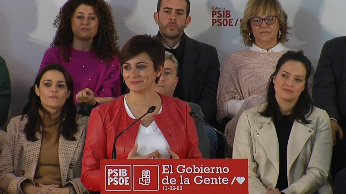 Los socialistas estamos comprometidos con nuestros pueblos, con nuestro país, y tenemos la vocación de servir a nuestra gente. Lo que importa a la gente es lo que preocupa, y ocupa, a este Gobierno y por eso somos #ElGobiernoDeLaGente. Isabel Rodríguez García