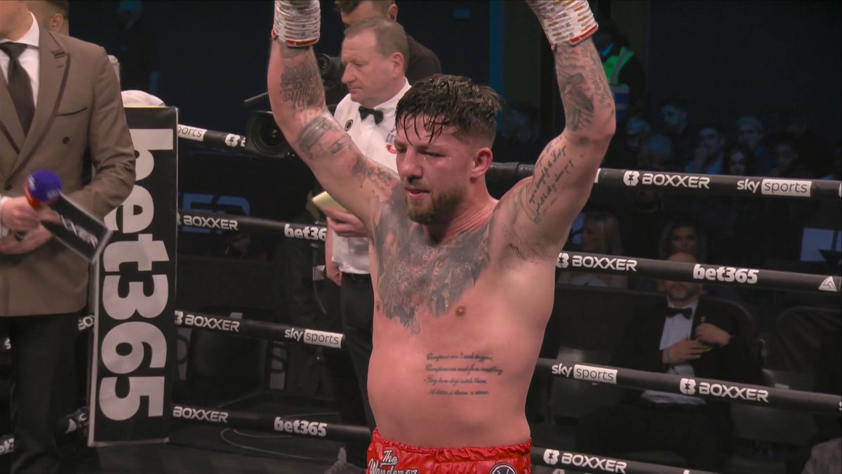 Jordan Reynolds gets the stoppage against Mohamed Cherif Benchadi in the final round! 👊