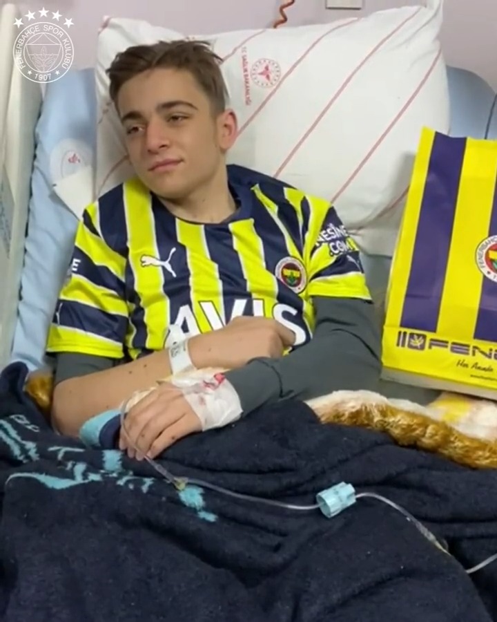 Altay Bayındır, Kamilcan’ımızla görüştü. Kelimeler kifayetsiz… İyi ki varsın Kamilcan🙏🏼