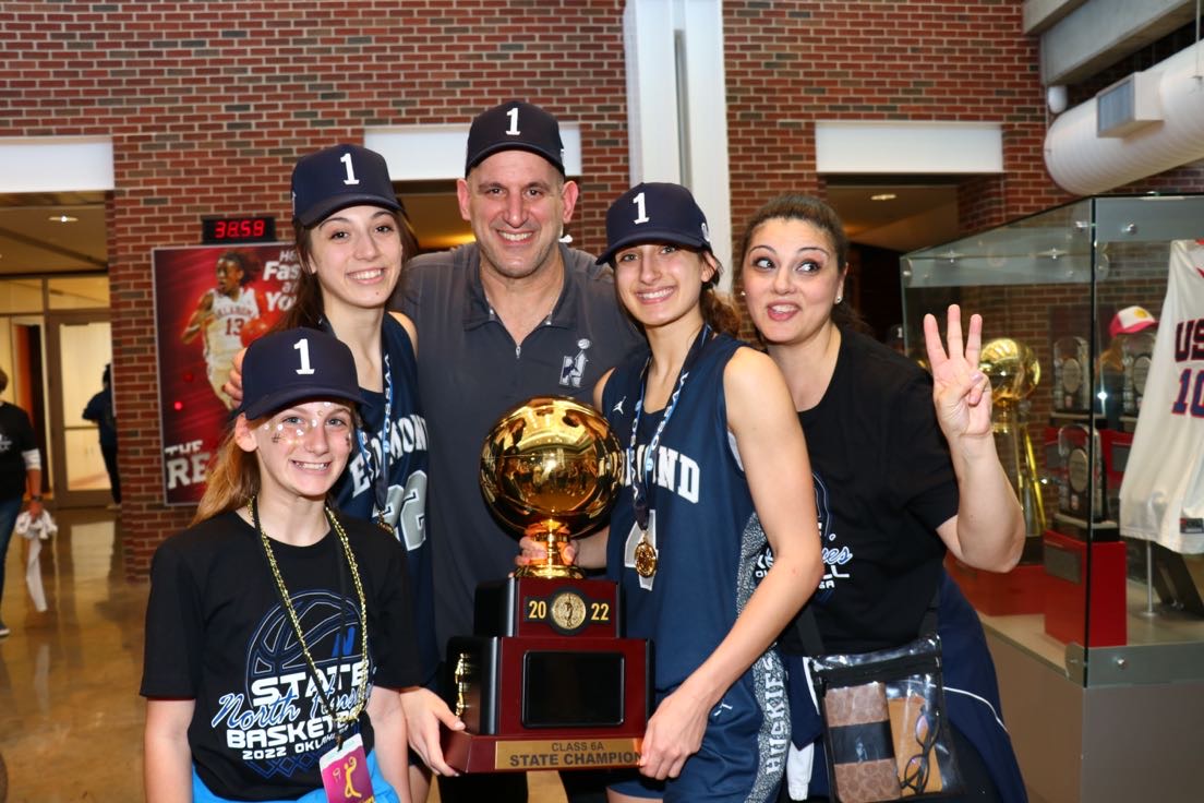 Everyone who knows Navy Women's Basketball's toni papahronis describes her as having a big heart. The freshman guard credits her caring nature to her Greek culture and upbringing. 🏀🇬🇷 Navy Athletics | NCAA March Madness