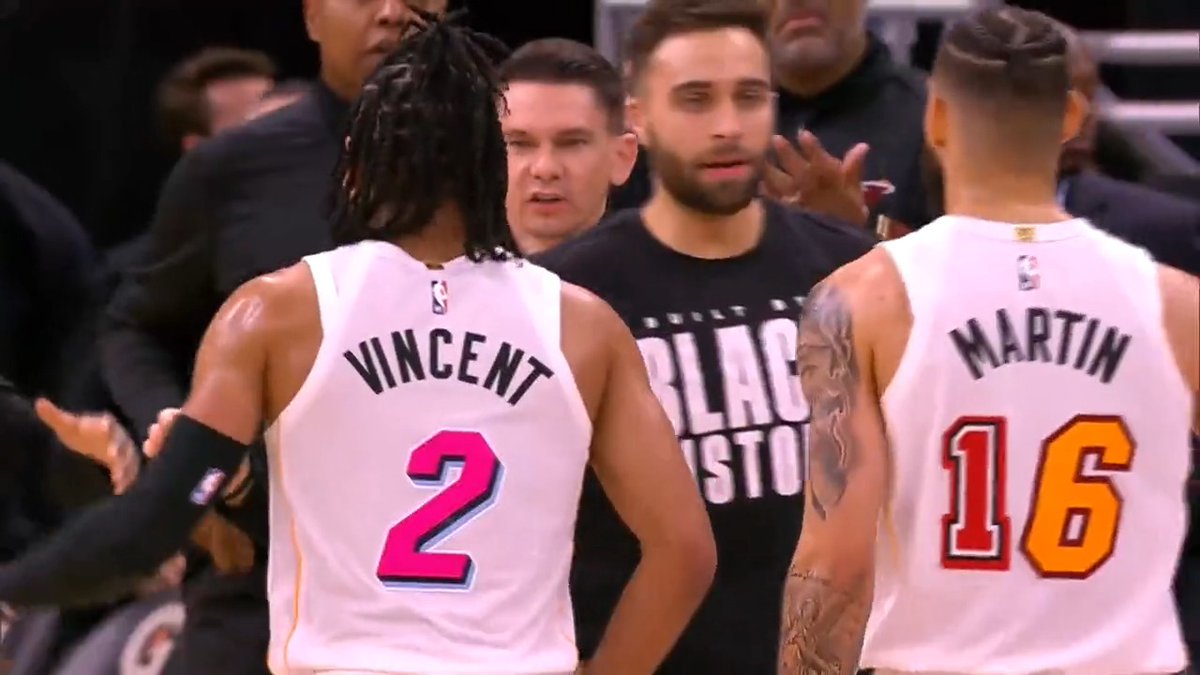 Gabe's triple cuts it to a 1-point game and #HEATNation is getting loud🗣 Tune in on Bally Sports Sun 📺