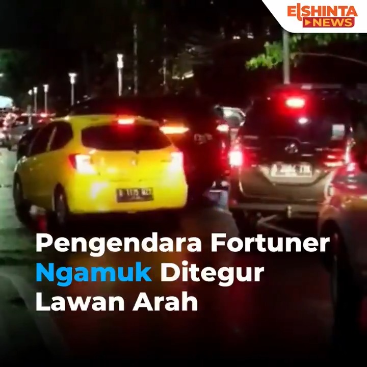 Viral! Pengendara Fortuner kembali membuat ulah dengan merusak mobil dan diduga membawa airsoft gun, serta samurai. Selengkapnya