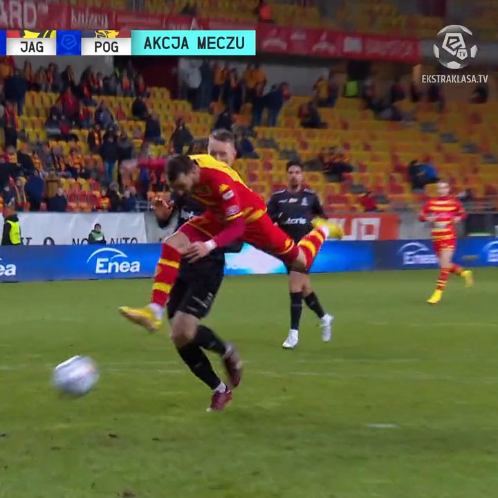 🎇 Con este gol validado por el VAR, Jesus Imaz alcanzó las 50 anotaciones con la camiseta del Jagiellonia y se convirtió en el español con más goles (64) en la historia de la Ekstraklasa. ⭐️ 𝐇𝐈𝐒𝐓𝐎𝐑𝐈𝐀.