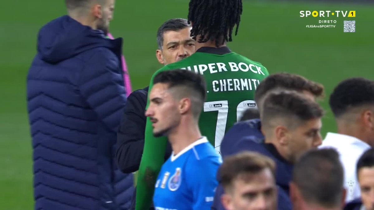 Bonito momento entre Conceição e Chermiti no final do jogo 🤝