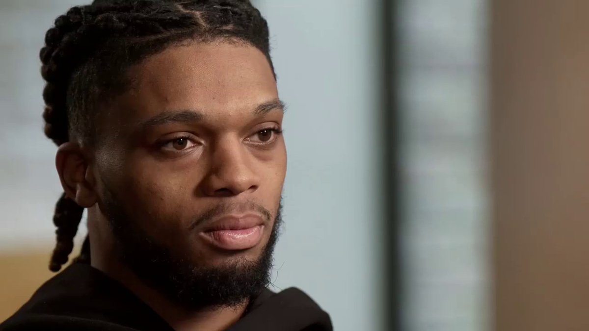 "I'm allowing that to be in God's hands. I'm just thankful he gave me a second chance." 𝐃𝐚𝐦𝐚𝐫 𝐇𝐚𝐦𝐥𝐢𝐧 opens up to Michael Strahan about his recovery 🫶 Watch #SuperBowlLVII on FOX and the FOX Sports App: 📺📱