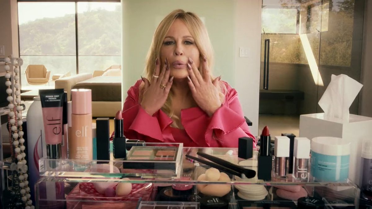 Jennifer Coolidge stars in new #SuperBowl ad written by ‘The White Lotus’ creator Mike White.