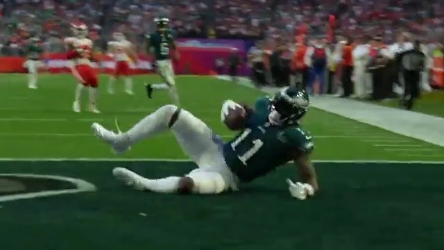 They call him @1kalwaysopen_ for a reason 🙌 📺: #SBLVII on FOX 📱: Stream on NFL+