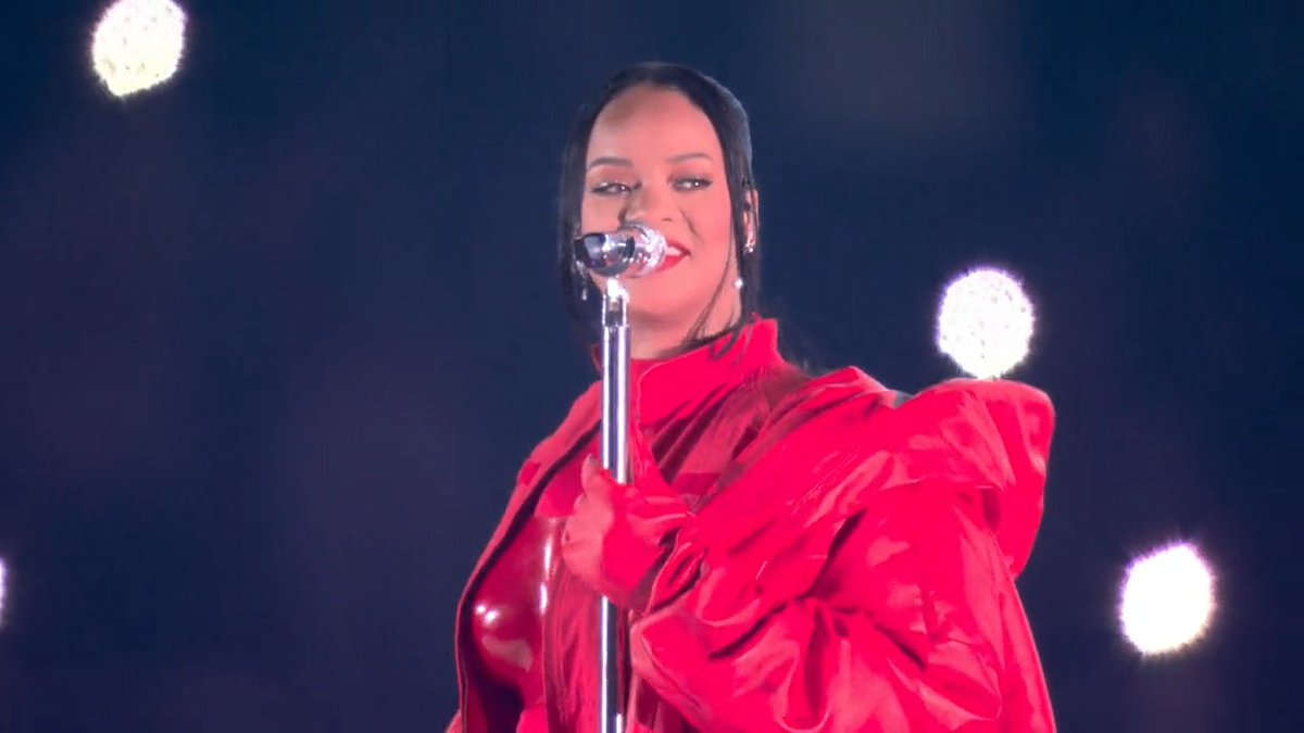 Thank YOU Rihanna. #SBLVII