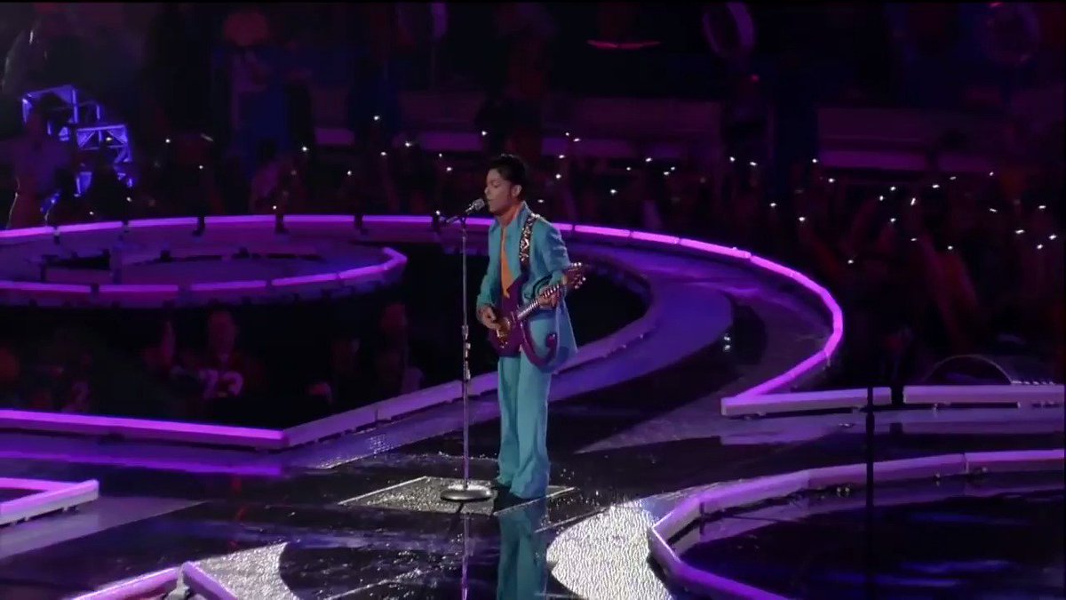 Eric Alper 🎧 Prince had the greatest Super Bowl halftime performance of all time: