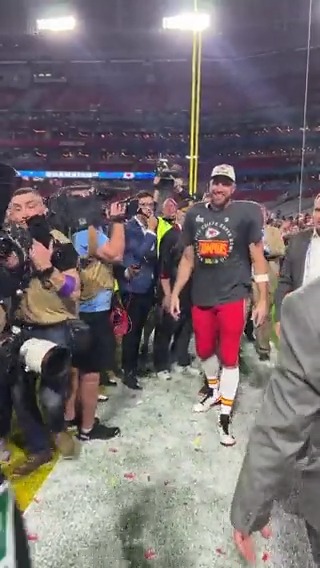Look at Travis Kelce's face when he sees Donna Kelce 🥺 #SBLVII