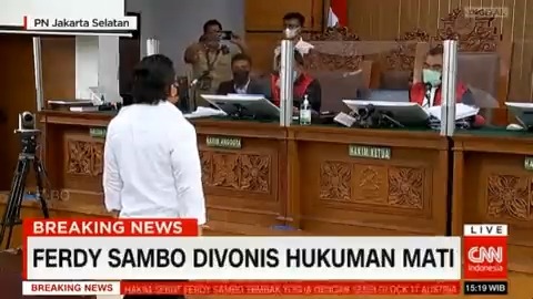 #BreakingNews Ferdy Sambo divonis pidana mati. Majelis hakim Pengadilan Negeri (PN) Jakarta Selatan menilai Sambo terbukti melakukan tindak pidana pembunuhan berencana terhadap Nofriansyah Yosua Hutabarat alias Brigadir J.