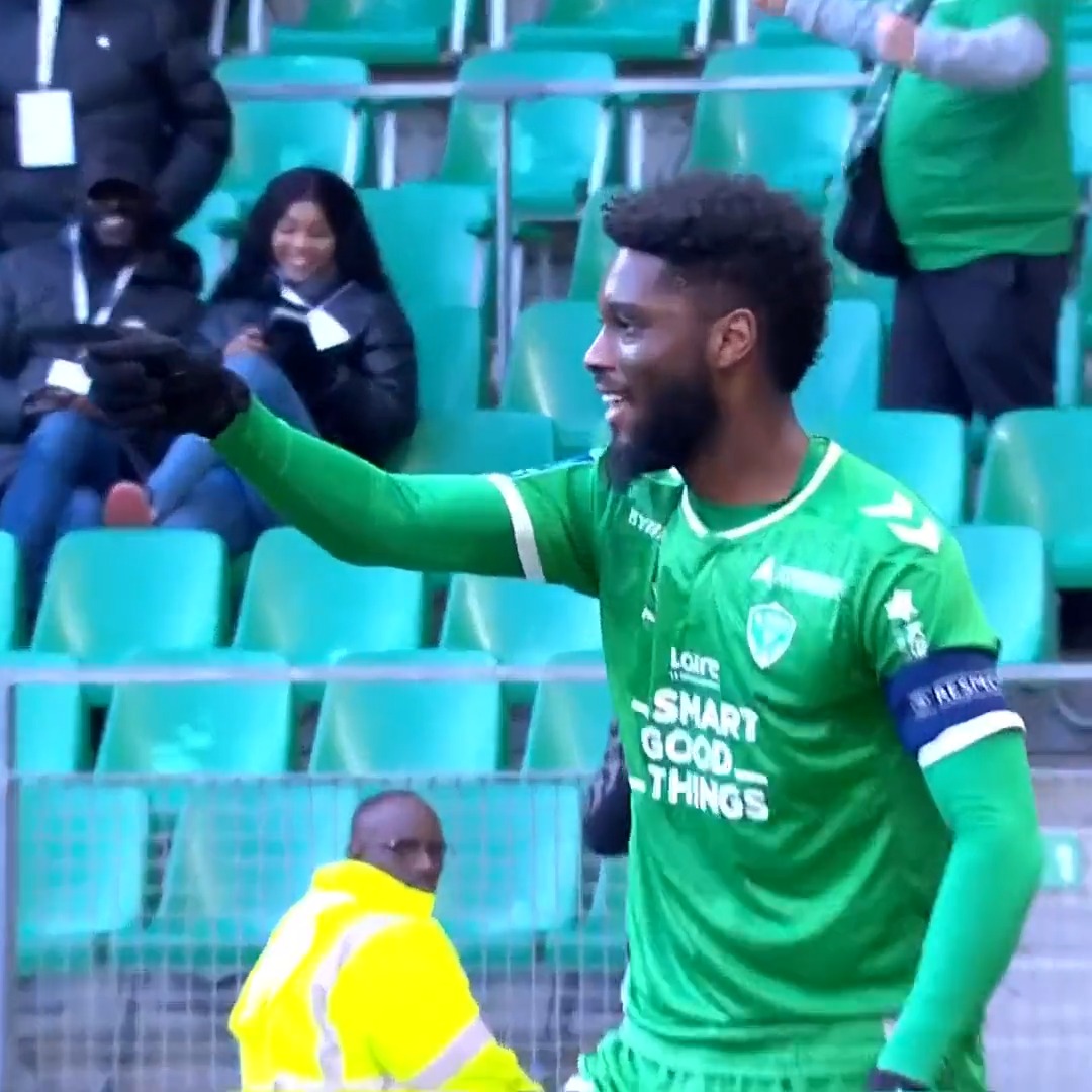 💚 JP KRASSO aime les jolis buts (et les jolis buts aiment JP KRASSO) ! Cette onzième réalisation précieuse lui permet de rejoindre la tête du classement des meilleurs buteurs de Ligue 2 BKT 💪