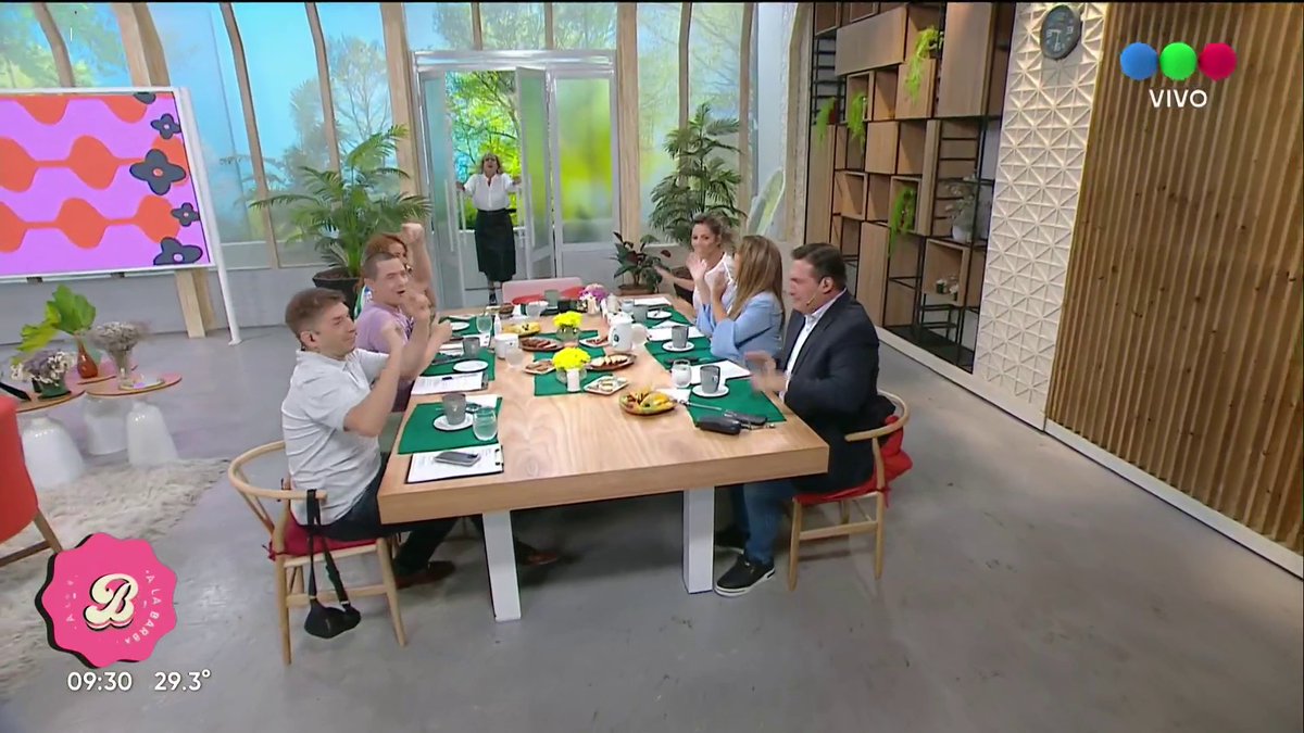 ¡Arrancamos la semana con #ALaBarbarossa junto a Georgina Barbarossa y todo el equipo! 👋🙌 ¡Mirá más en