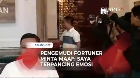 Pengemudi Fortuner yang viral merusak dan menabrak mobil Brio dihadirkan di hadapan media oleh Polres Metro Jakarta Selatan, Senin (13/2) malam. Pria berinisial GR tersebut sampaikan maaf secara terbuka. Ia mengatakan aksinya dilakukan atas dasar terpancing emosi.