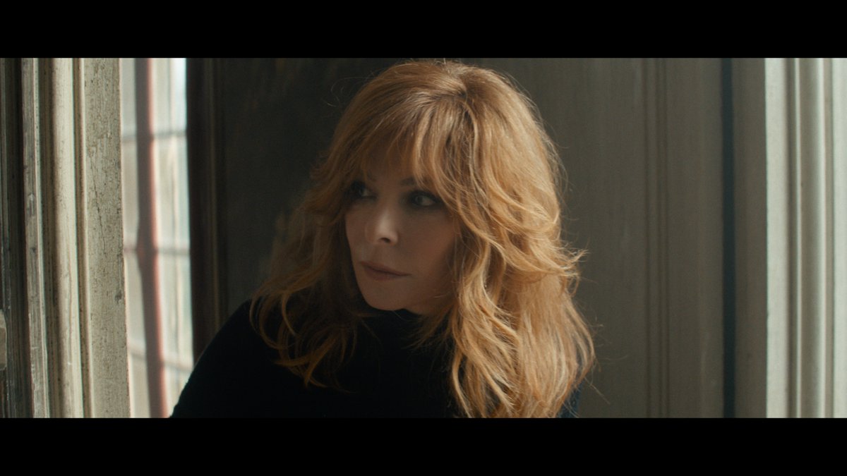 .#MYLÈNEFARMER « Rallumer les étoiles » Nouveau clip disponible : Réalisé par #MélanieLaurent