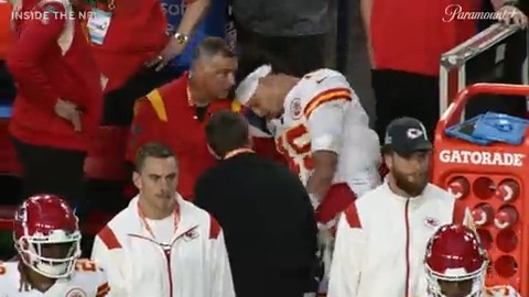 Playing through the pain 😤 Patrick Mahomes II toughed it out and added to his legacy.