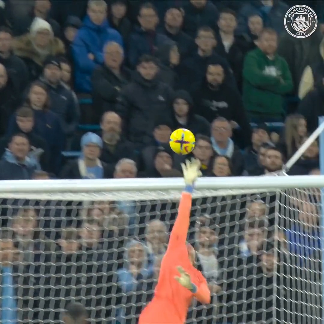 When Ederson saves, he 𝗦𝗔𝗩𝗘𝗦! 🤯