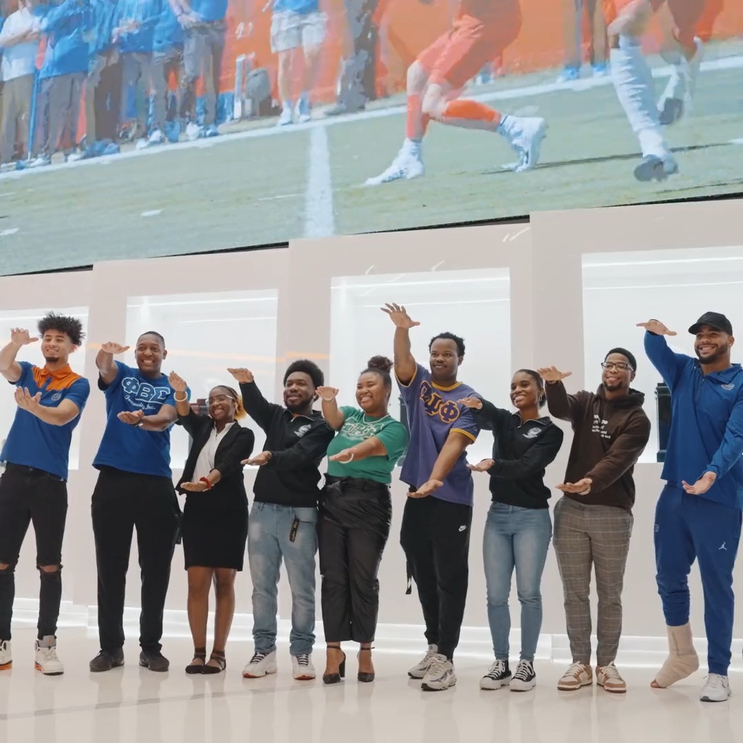 “Uplift and give light to all Black voices.” We hosted members of Black Student Union and UF NPHC for a tour of our facility. We appreciated the opportunity to welcome Black student leaders, to give them insight into the daily life of a scholar-athlete. #GatorMade | #BlackHistoryMonth