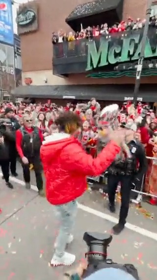 The Lombardi gets another moment at the parade 🏆 📺: Kansas City Chiefs Super Bowl parade LIVE on NFL Network