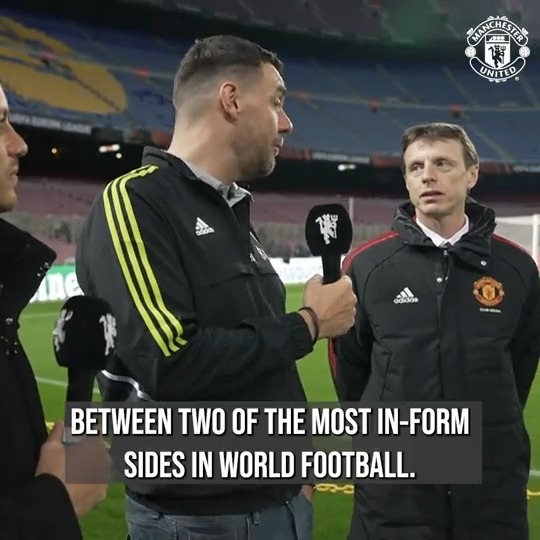 What a setting 🏟️ We're pitchside at the Nou Camp for the latest episode of United Daily 👀 #MUFC || #UEL