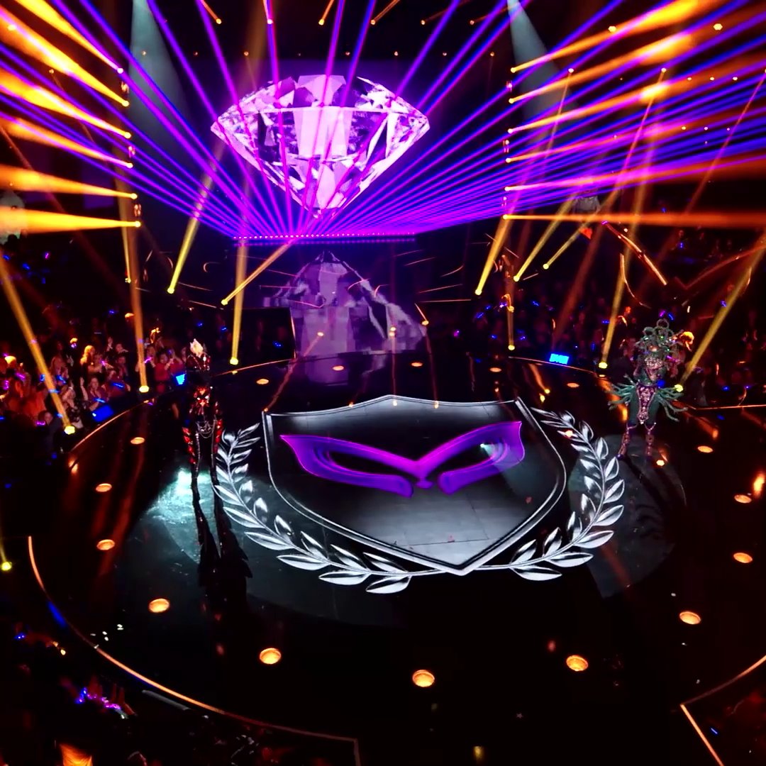 Are you team #MustangMask or team #MedusaMask? 🐎 vs. 🐍 #TheMaskedSinger