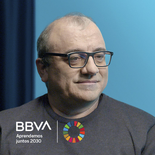 “Desde el punto de vista técnico no hay ninguna dificultad real para reducir nuestro consumo de energía y materiales a unos niveles realmente compatibles con los límites que marca el planeta”, Antonio Turiel, investigador del CSIC. En Aprendemos juntos 2030
