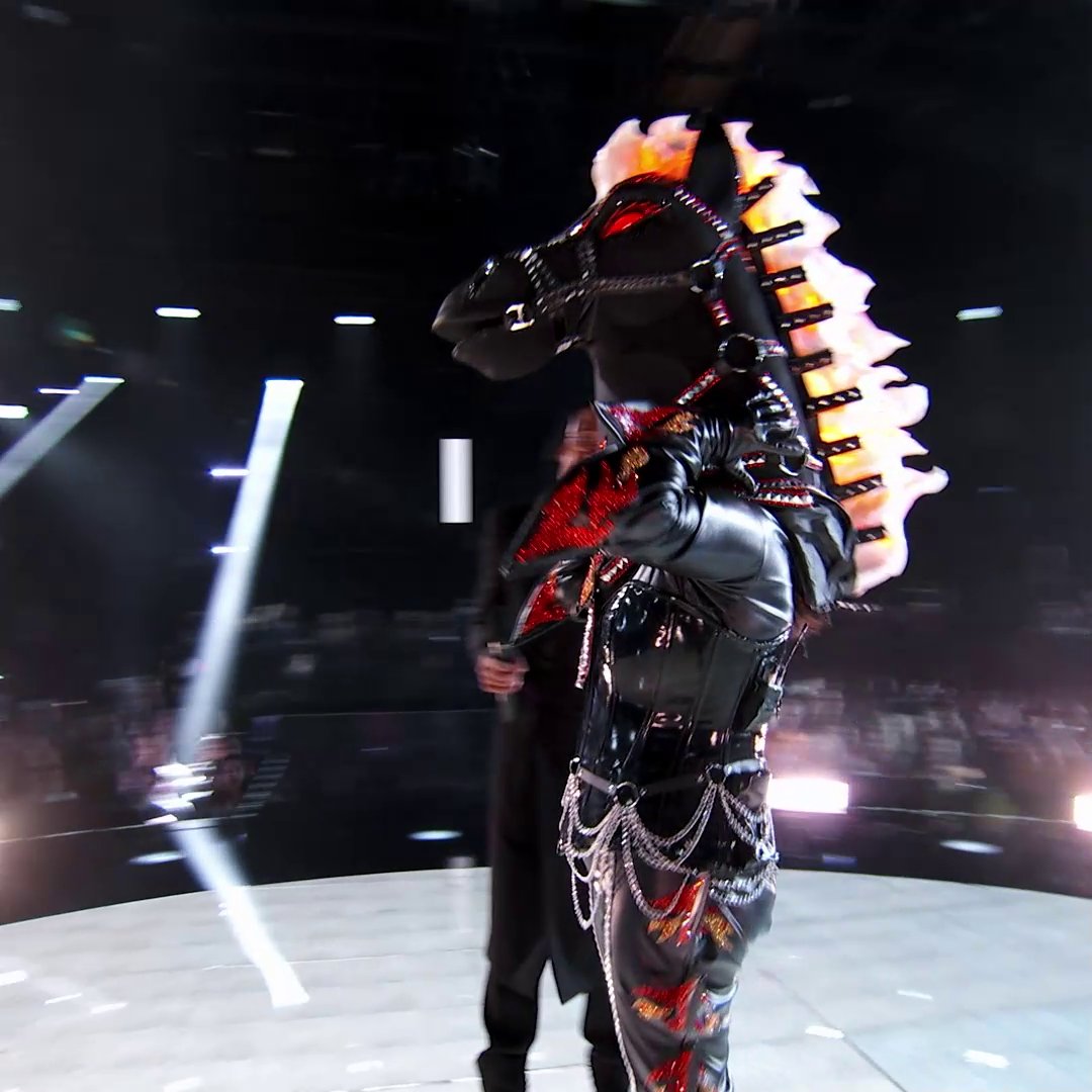 #MustangMask is talking derby to us! 😍 Sara Evans was INCREDIBLE last night — what did you think? 🥳