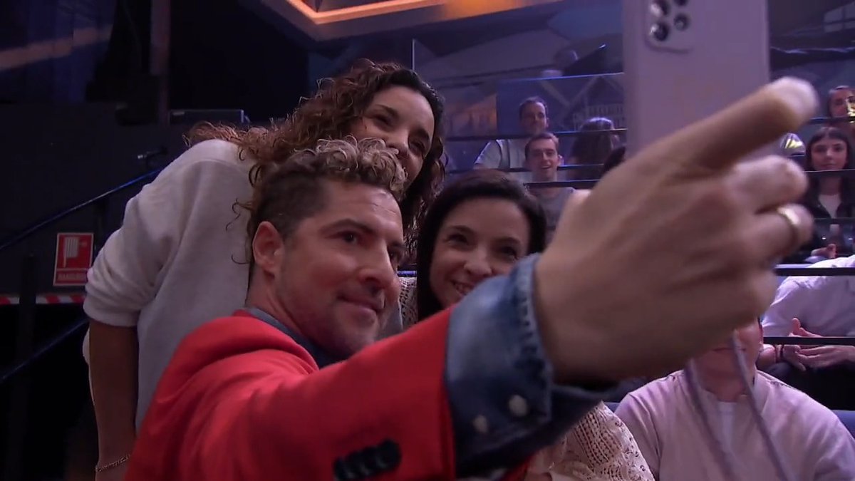Esto es lo que pasa durante la publicidad cuando viene davidbisbal ♥️ #BisbalEH