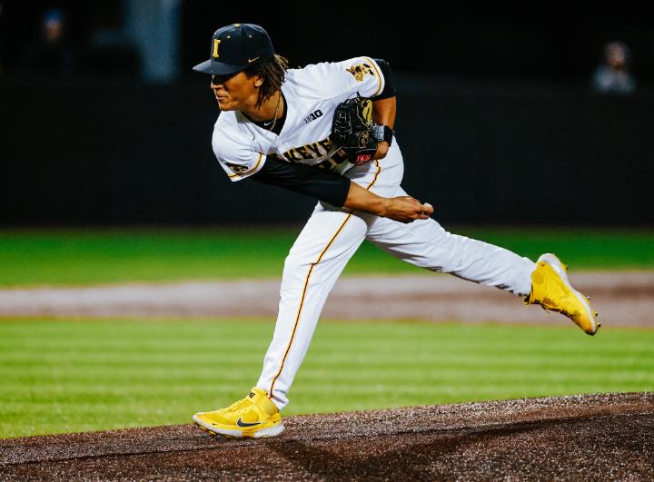 𝐍𝐨 𝐋𝐢𝐦𝐢𝐭𝐬 #Hawkeyes