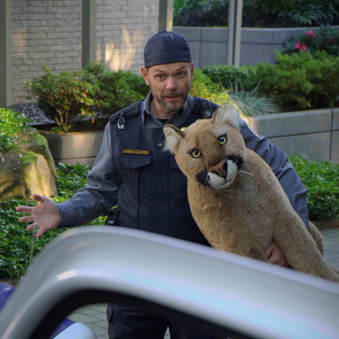 frank pranking 😡 vs frank in his fun little vest 😇 — watch Joel McHale in Animal Control TONIGHT at 9/8c!