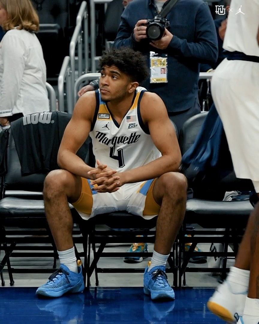 .Stevie Mitchell is hunting dominoes! 17 Points 6 Steals 3 OREB #MUBB | #WeAreMarquette