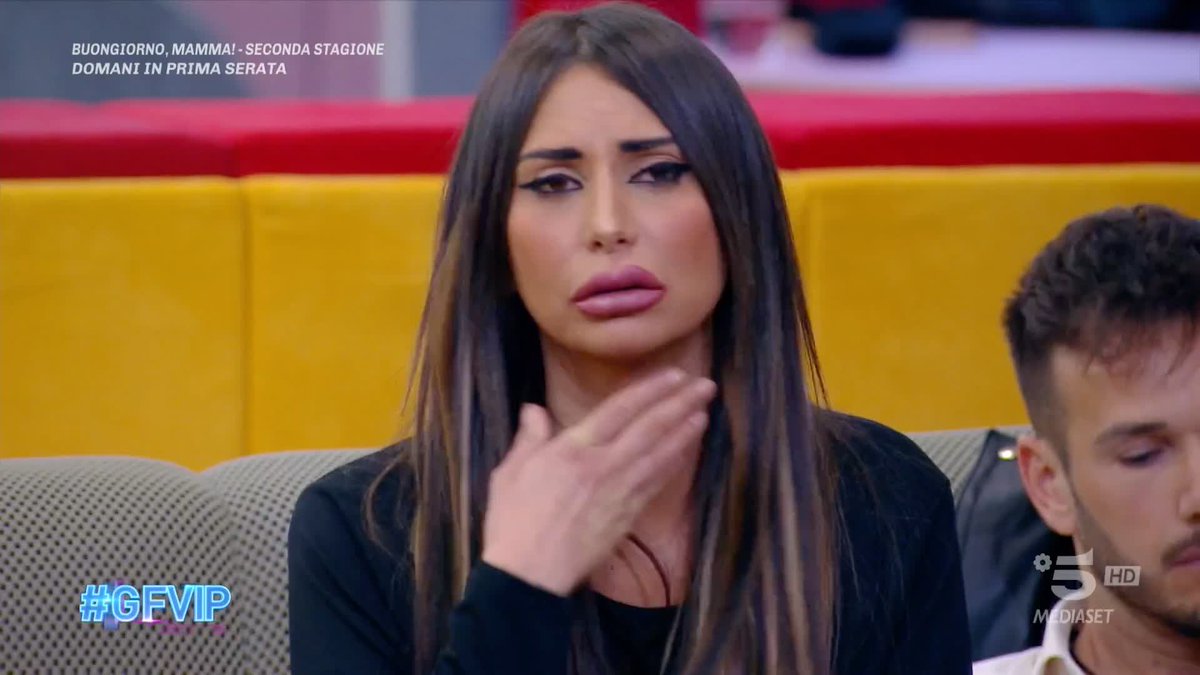 Stiamo vivendo un vero e proprio giallo... la pietra dello scandalo? Un'etichetta... 🏷️ 👀 #GFVIP