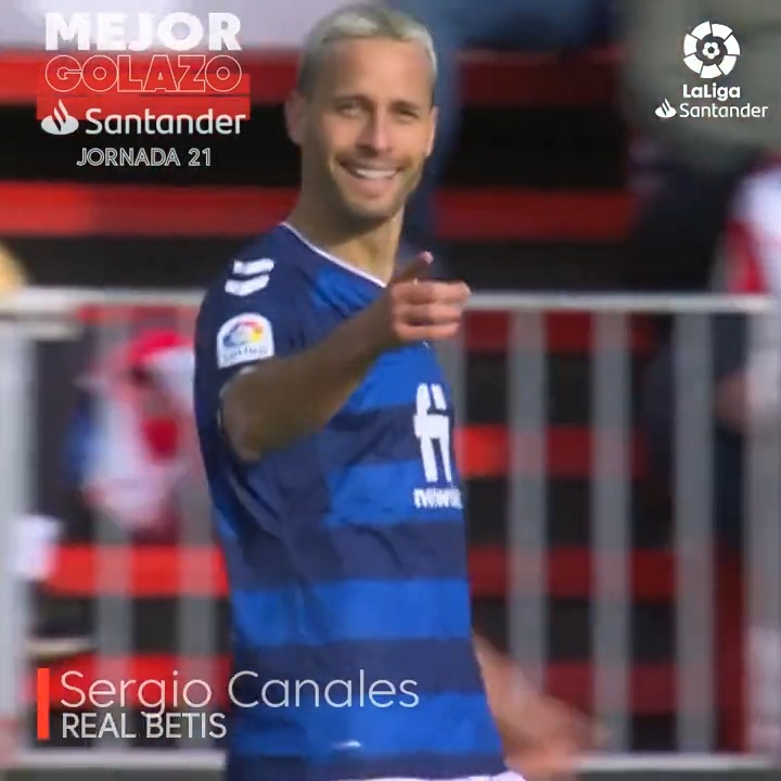 El 𝗚𝗘𝗡𝗜𝗢 verdiblanco. 🧞 💚🔝🤍 ¡Sergio Canales, jugador del Real Betis Balompié 🌴💚, es el ganador del #GolazoSantander de la jornada 21 en #LaLigaSantander!